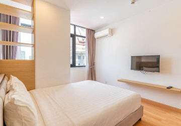 3 Bedroom Serviced Apartment For Rent - Tonle Bassac, Phnom Penh thumbnail