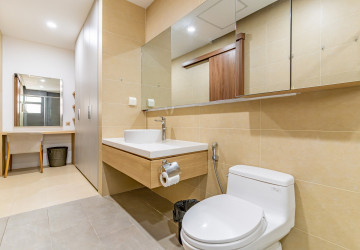 3 Bedroom Serviced Apartment For Rent - Tonle Bassac, Phnom Penh thumbnail