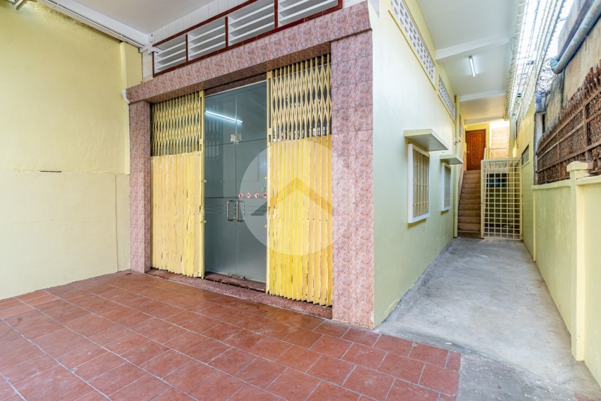 8 Bedroom Shop House  For Rent - BKK3, Phnom Penh