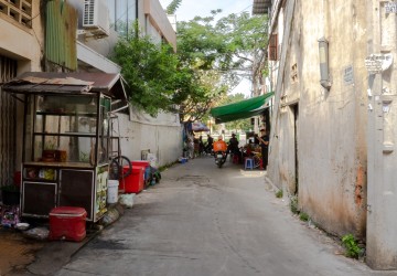 3 Bedrooms Apartment  For Sale - Chakto Mukh, Phnom Penh thumbnail