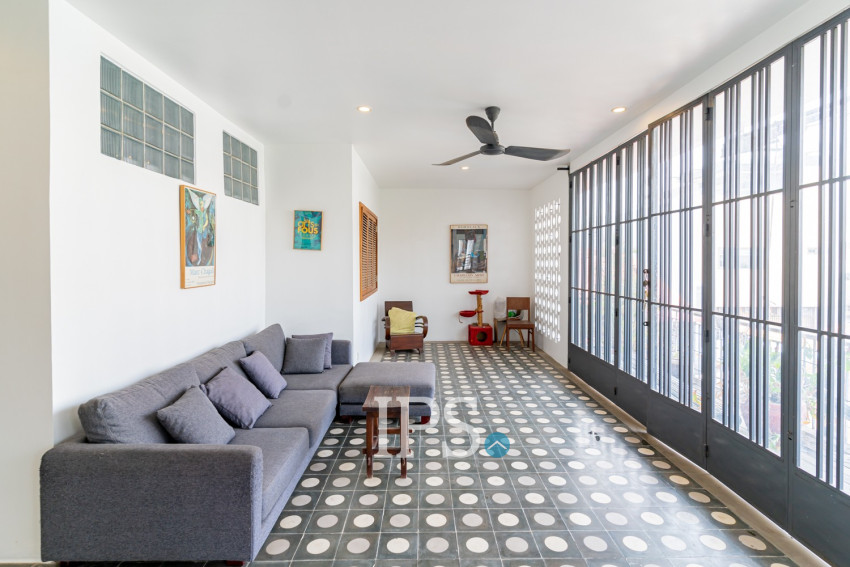 Renovated 3 Bedroom Apartment For Rent - Chakto Mukh, Phnom Penh