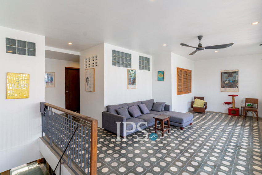 Renovated 3 Bedroom Apartment For Rent - Chakto Mukh, Phnom Penh