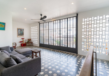Renovated 3 Bedroom Apartment For Rent - Chakto Mukh, Phnom Penh thumbnail