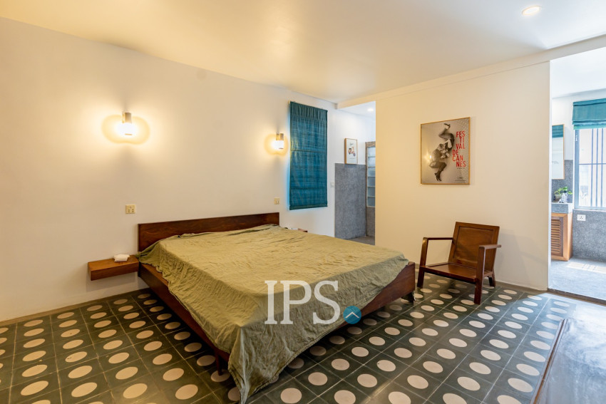 Renovated 3 Bedroom Apartment For Rent - Chakto Mukh, Phnom Penh