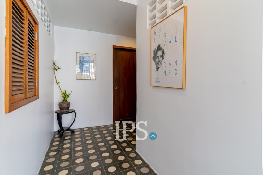 Renovated 3 Bedroom Apartment For Rent - Chakto Mukh, Phnom Penh