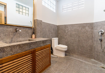 Renovated 3 Bedroom Apartment For Rent - Chakto Mukh, Phnom Penh thumbnail