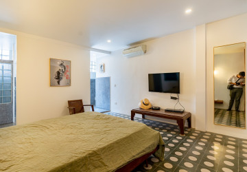 Renovated 3 Bedroom Apartment For Rent - Chakto Mukh, Phnom Penh thumbnail