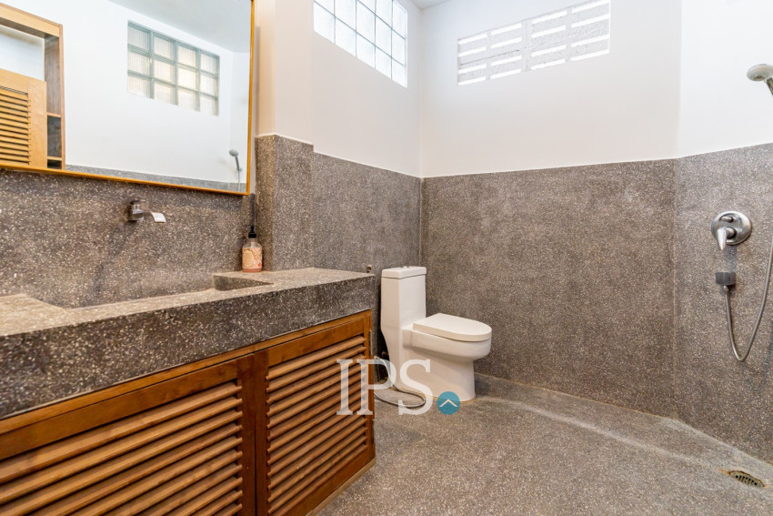 Renovated 3 Bedroom Apartment For Rent - Chakto Mukh, Phnom Penh