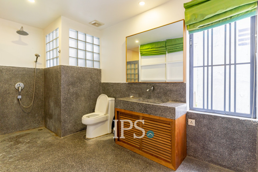 Renovated 3 Bedroom Apartment For Rent - Chakto Mukh, Phnom Penh