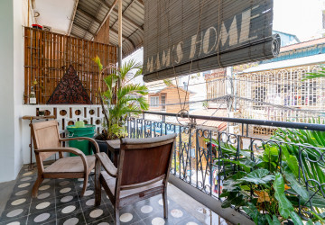Renovated 3 Bedroom Apartment For Rent - Chakto Mukh, Phnom Penh thumbnail