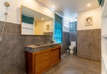 Renovated 3 Bedroom Apartment For Rent - Chakto Mukh, Phnom Penh thumbnail