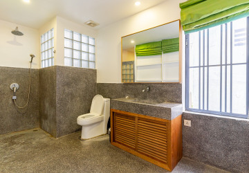 Renovated 3 Bedroom Apartment For Rent - Chakto Mukh, Phnom Penh thumbnail