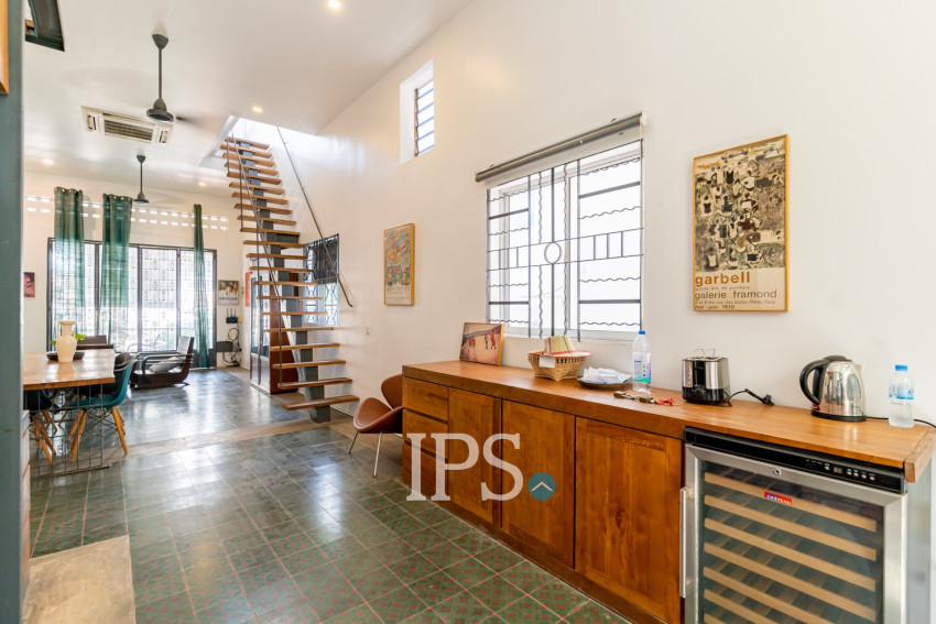 Renovated 3 Bedroom Apartment For Rent - Chakto Mukh, Phnom Penh