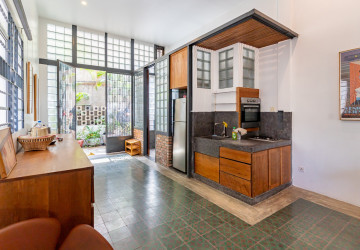Renovated 3 Bedroom Apartment For Rent - Chakto Mukh, Phnom Penh thumbnail