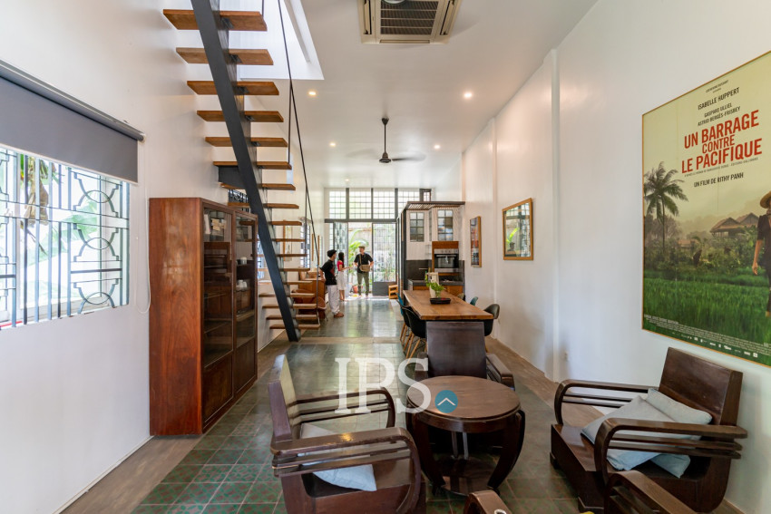 Renovated 3 Bedroom Apartment For Rent - Chakto Mukh, Phnom Penh