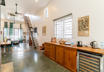 Renovated 3 Bedroom Apartment For Rent - Chakto Mukh, Phnom Penh thumbnail
