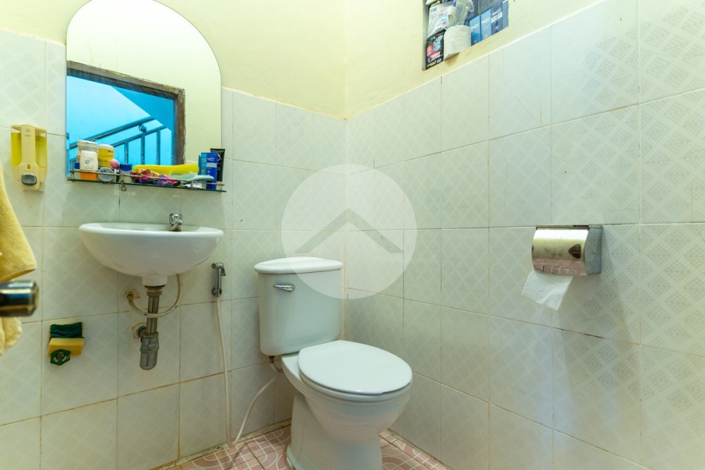 4 Bedroom Villa For Sale - Svay Dangkum, Siem Reap - Image 12