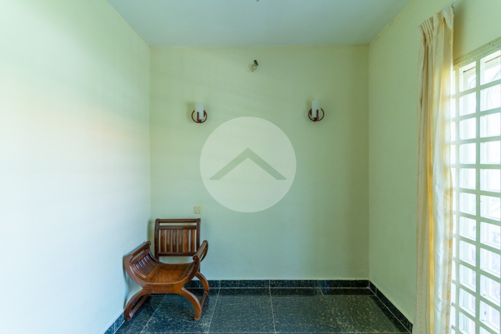 4 Bedroom Villa For Sale - Svay Dangkum, Siem Reap - Image 15