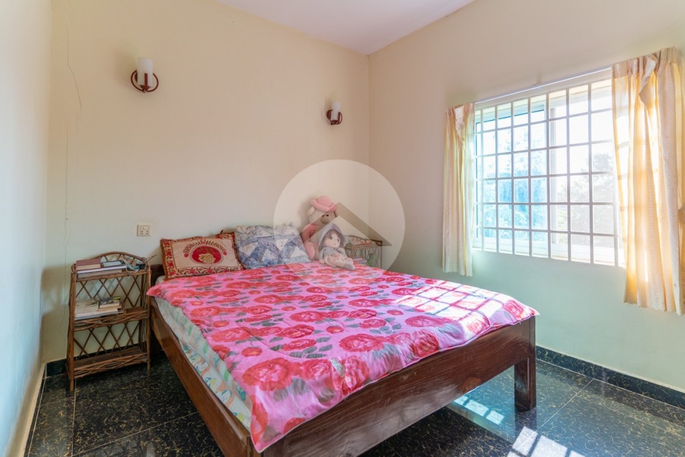4 Bedroom Villa For Sale - Svay Dangkum, Siem Reap - Image 19