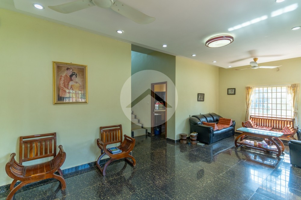 4 Bedroom Villa For Sale - Svay Dangkum, Siem Reap - Image 5