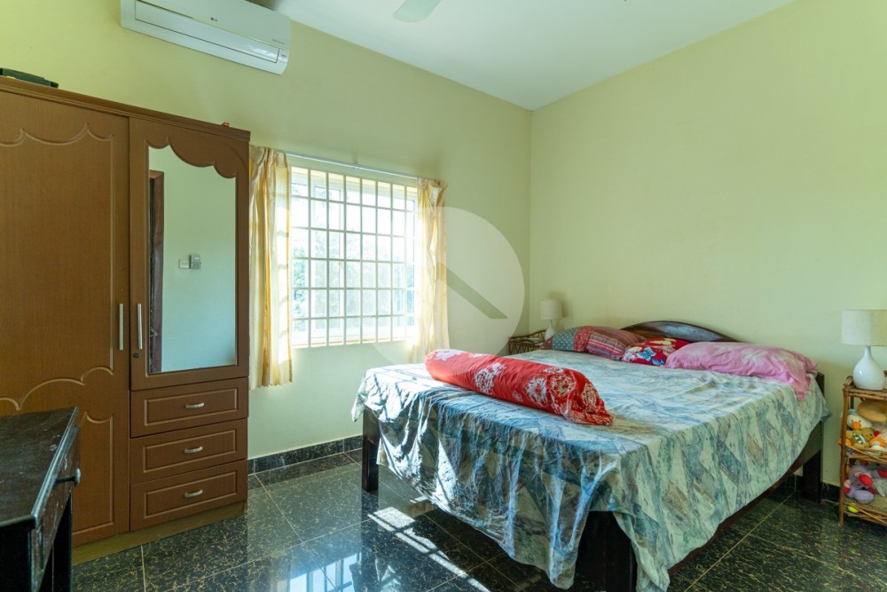 4 Bedroom Villa For Sale - Svay Dangkum, Siem Reap - Image 18