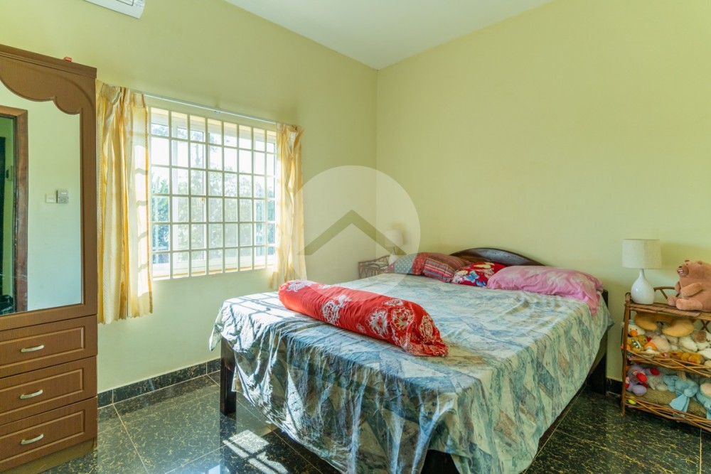4 Bedroom Villa For Sale - Svay Dangkum, Siem Reap - Image 16