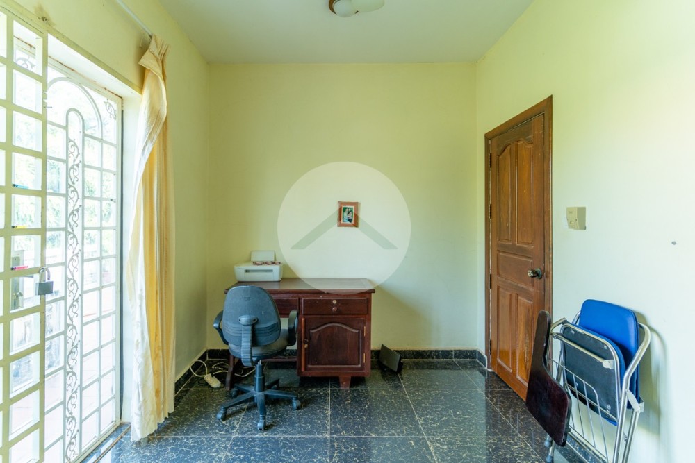 4 Bedroom Villa For Sale - Svay Dangkum, Siem Reap - Image 14