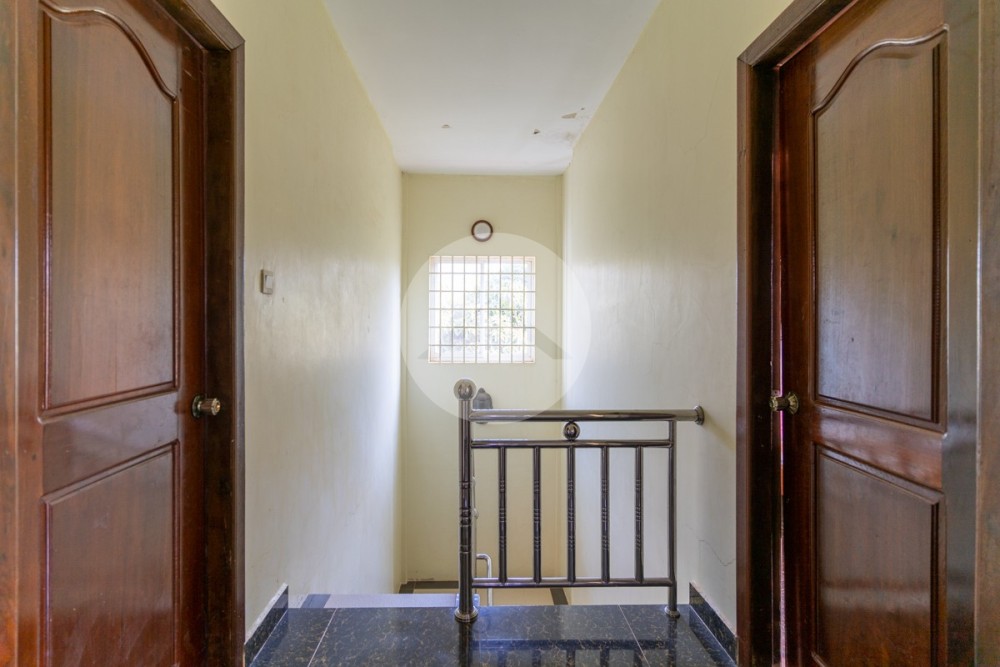 4 Bedroom Villa For Sale - Svay Dangkum, Siem Reap - Image 26