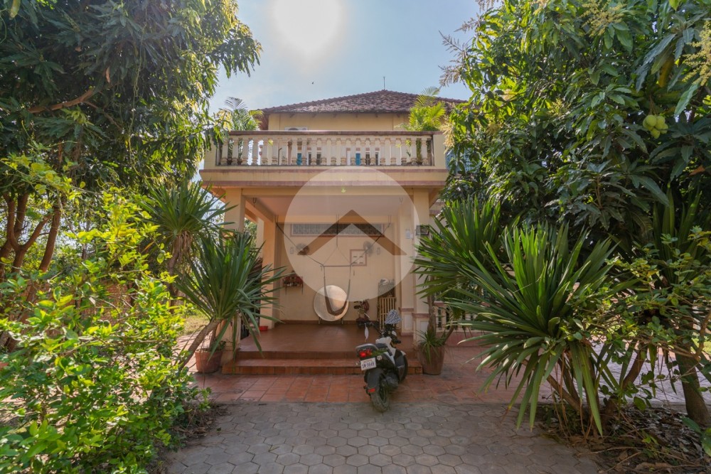 4 Bedroom Villa For Sale - Svay Dangkum, Siem Reap - Image 3