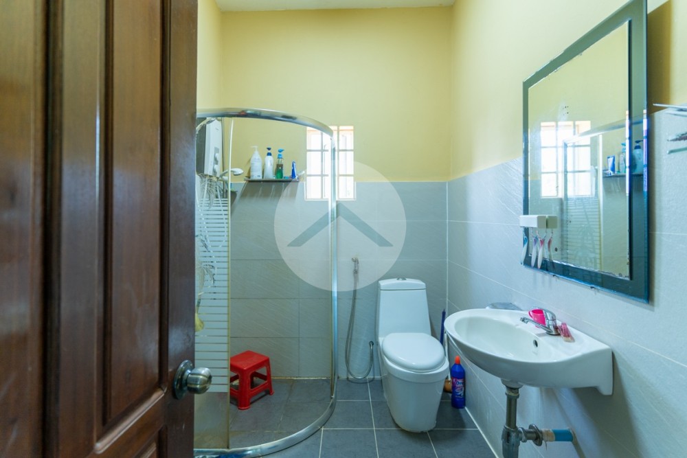 4 Bedroom Villa For Sale - Svay Dangkum, Siem Reap - Image 25