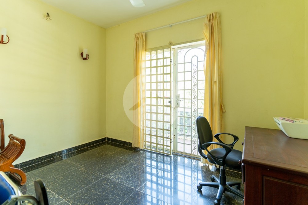 4 Bedroom Villa For Sale - Svay Dangkum, Siem Reap - Image 13