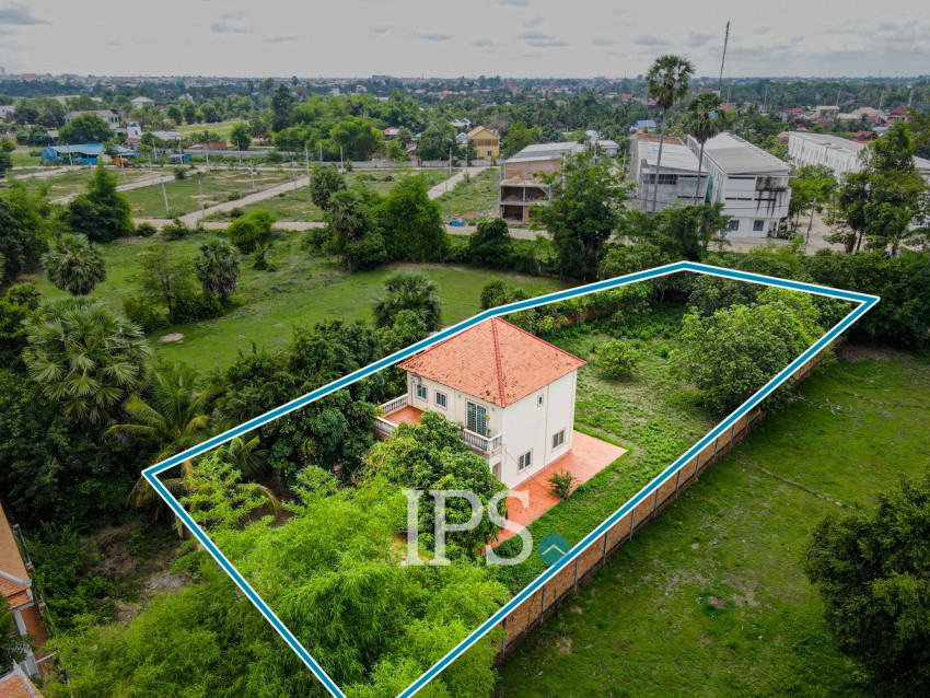 4 Bedroom Villa For Sale - Svay Dangkum, Siem Reap