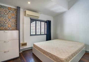 Renovated 4 Bedroom Duplex Apartment For Rent - Tonle Bassac, Phnom Penh thumbnail