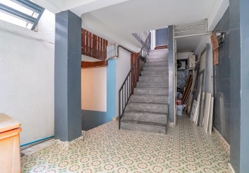 Renovated 4 Bedroom Duplex Apartment For Rent - Tonle Bassac, Phnom Penh thumbnail