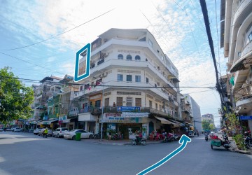 3 Bedroom Renovated Apartment  For Rent - Wat Phnom, Phnom Penh thumbnail