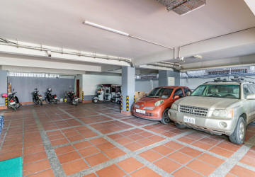 1 Bedroom Serviced Apartment For Rent - Toul Tum Poung 1, Phnom Penh thumbnail