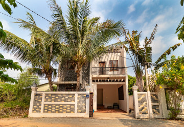 4 Bedroom House For Rent - Svay Dangkum, Siem Reap thumbnail