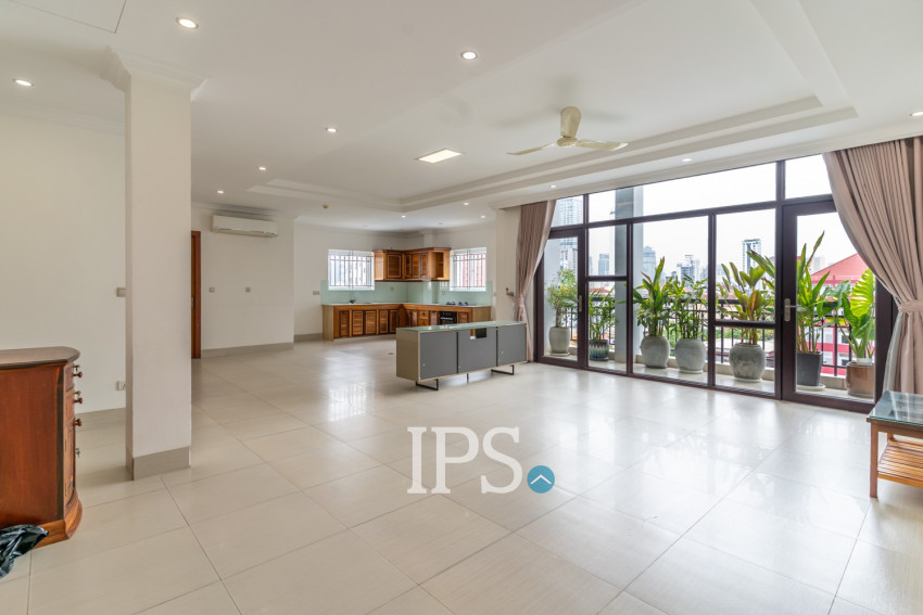 3 Bedroom Serviced Apartment For Rent - Boeung Trabek, Phnom Penh