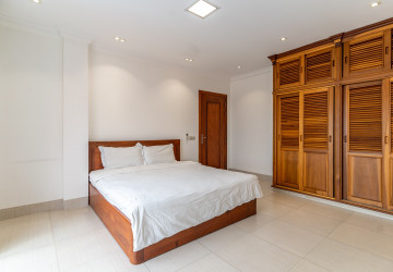 3 Bedroom Serviced Apartment For Rent - Boeung Trabek, Phnom Penh thumbnail