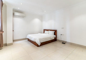 3 Bedroom Serviced Apartment For Rent - Boeung Trabek, Phnom Penh thumbnail