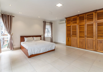 3 Bedroom Serviced Apartment For Rent - Boeung Trabek, Phnom Penh thumbnail