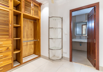 3 Bedroom Serviced Apartment For Rent - Boeung Trabek, Phnom Penh thumbnail