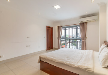 3 Bedroom Serviced Apartment For Rent - Boeung Trabek, Phnom Penh thumbnail