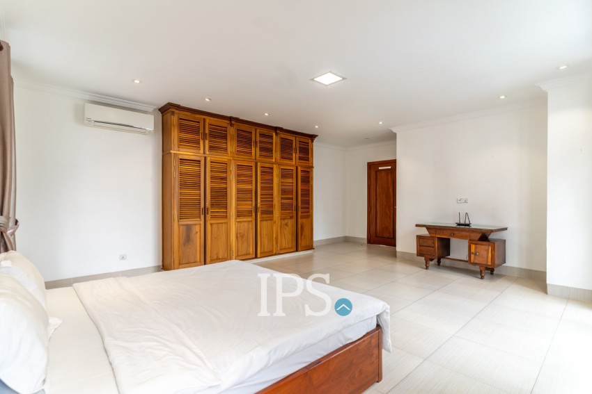 3 Bedroom Serviced Apartment For Rent - Boeung Trabek, Phnom Penh
