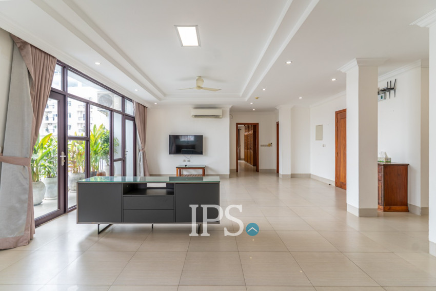 3 Bedroom Serviced Apartment For Rent - Boeung Trabek, Phnom Penh