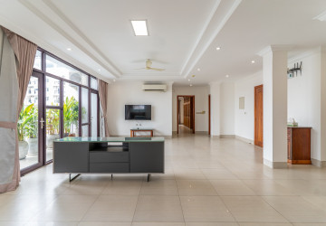 3 Bedroom Serviced Apartment For Rent - Boeung Trabek, Phnom Penh thumbnail