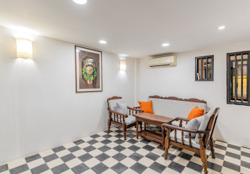 Renovated Loft 1 Bedroom Apartment For Rent - Chakto Mukh, Phnom Penh thumbnail