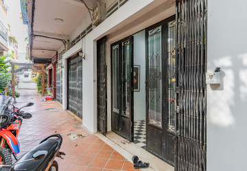 Renovated Loft 1 Bedroom Apartment For Rent - Chakto Mukh, Phnom Penh thumbnail