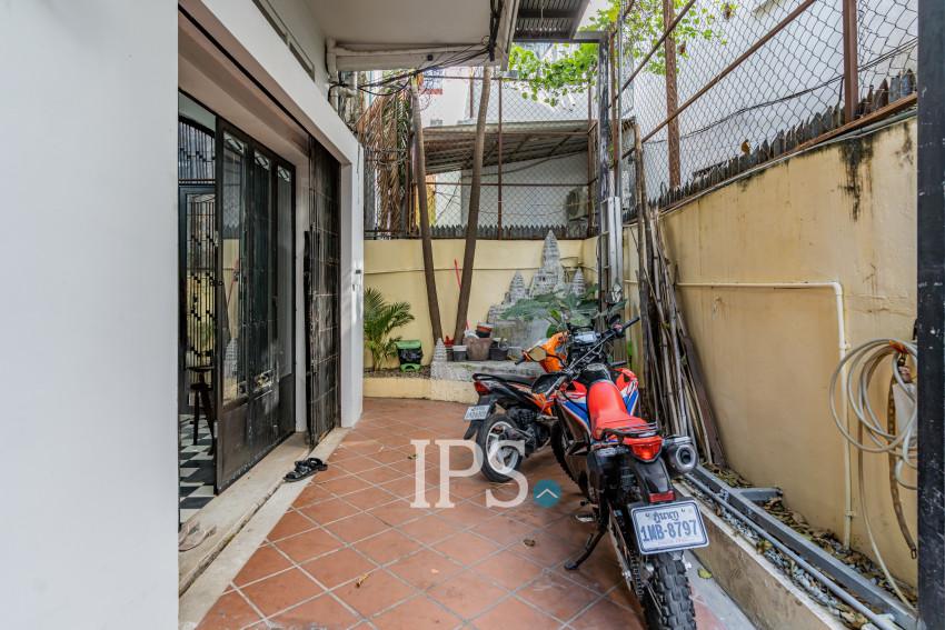 Renovated Loft 1 Bedroom Apartment For Rent - Chakto Mukh, Phnom Penh