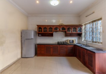 3 Bedroom Link House For Rent - Tonle Bassac, Phnom Penh thumbnail